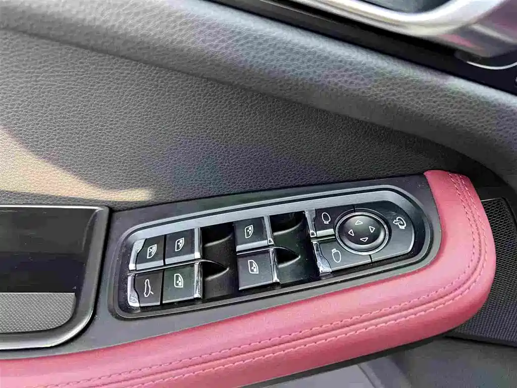 Macan 2023 Macan 2.0T купить на сайте DeffCars