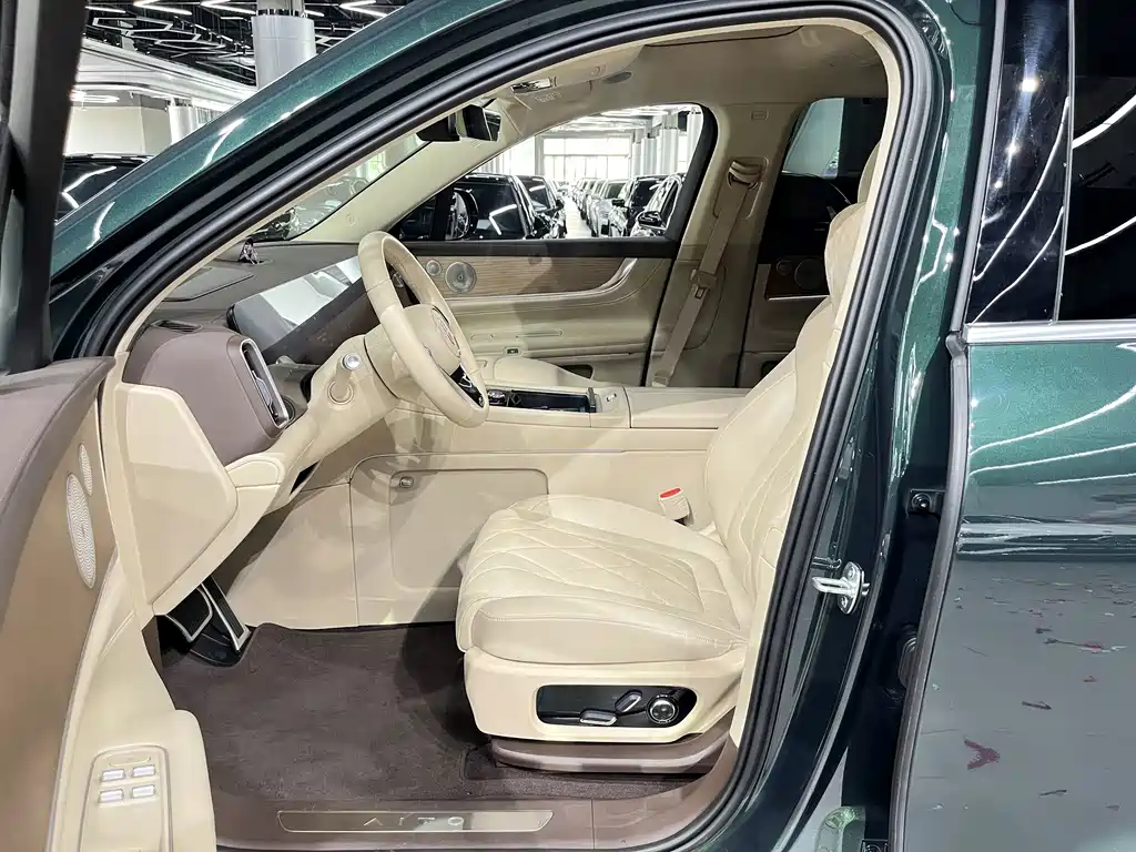 Wenjie M9 2024 extended range Ultra version 52kWh 5-seater version купить на сайте DeffCars