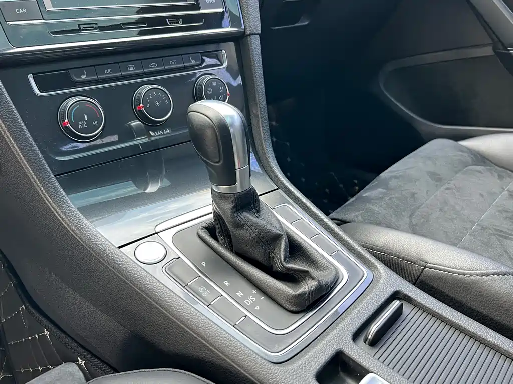 Golf 2018 230TSI automatic luxury model купить на сайте DeffCars