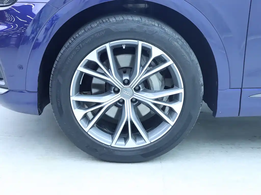 Audi Q8 2019 55 TFSI luxury and dynamic model купить на сайте DeffCars