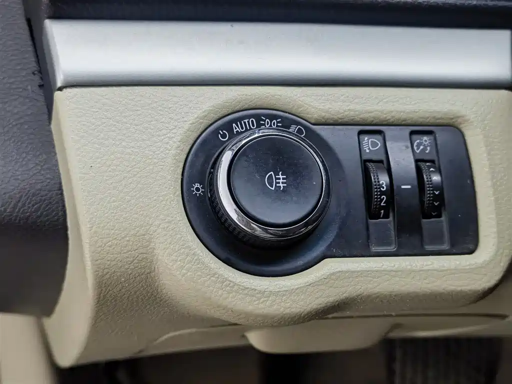 Buick GL8 2017 25S luxury model National V купить на сайте DeffCars