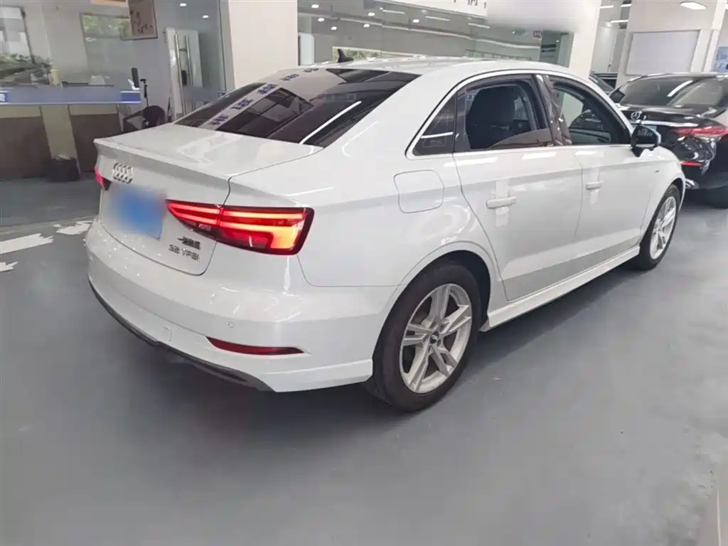 Audi A3 2020 Limousine 35 TFSI Fashion Type National VI купить на сайте DeffCars