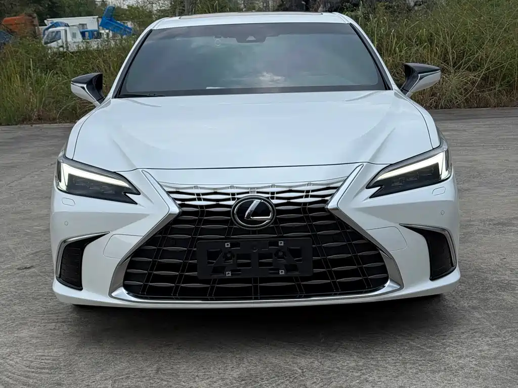 Lexus ES 2025 300h Premium Edition купить на сайте DeffCars