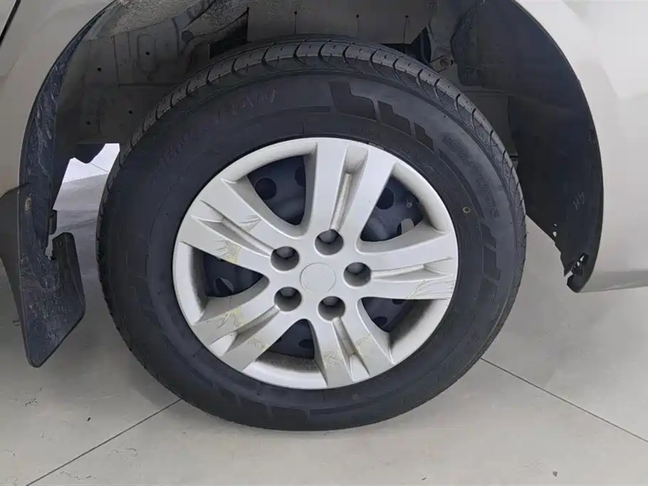 Lingzhi 2022 M5L 1.6L practical 7-seater купить на сайте DeffCars