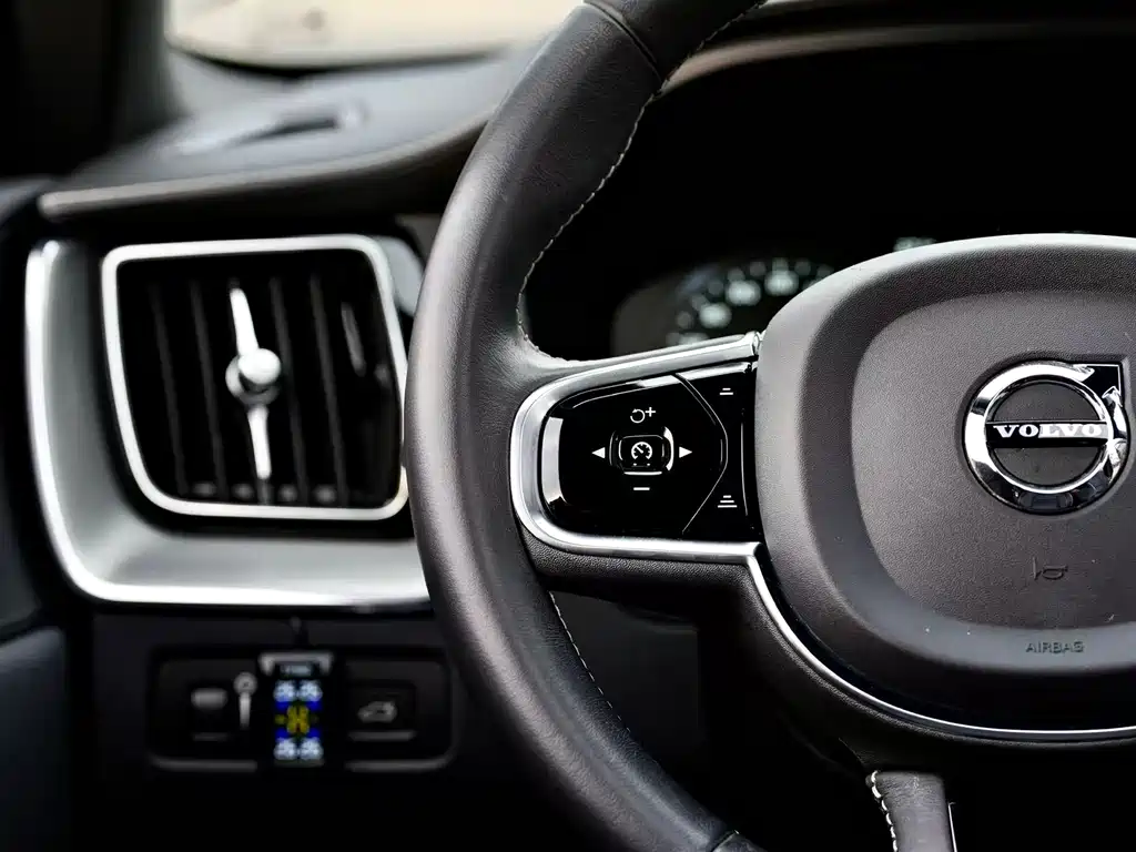 Volvo XC60 2021 T5 four-wheel drive Zhiyuan Sport Edition купить на сайте DeffCars