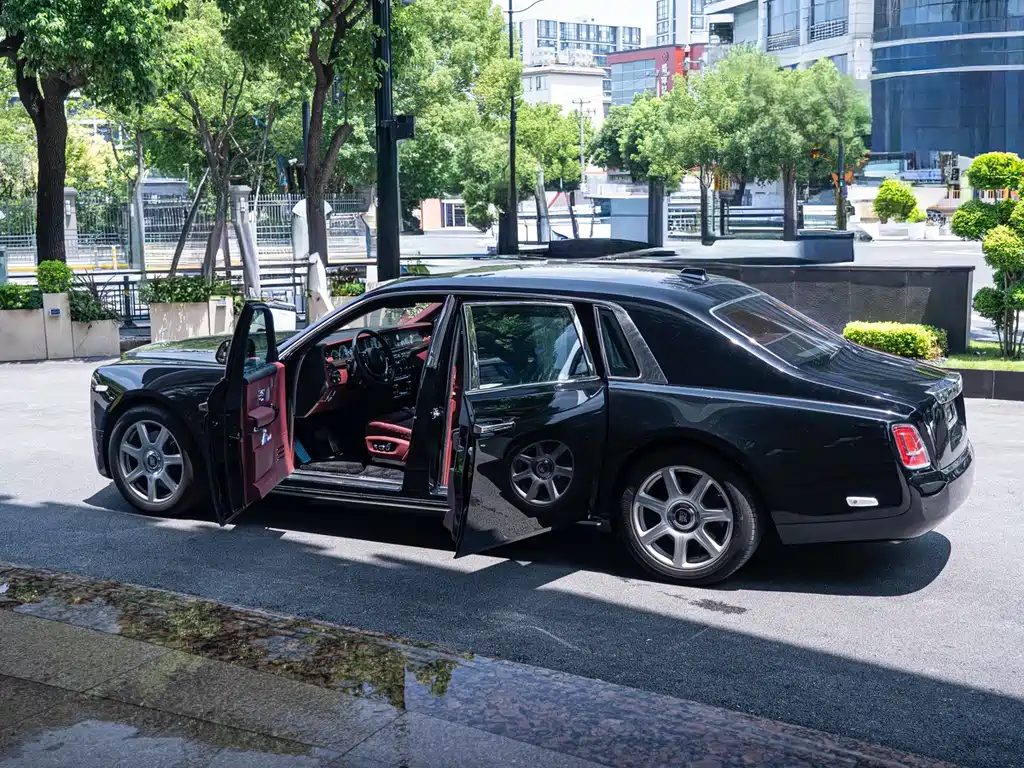 Phantom 2018 6.7T Long Wheelbase Edition купить на сайте DeffCars