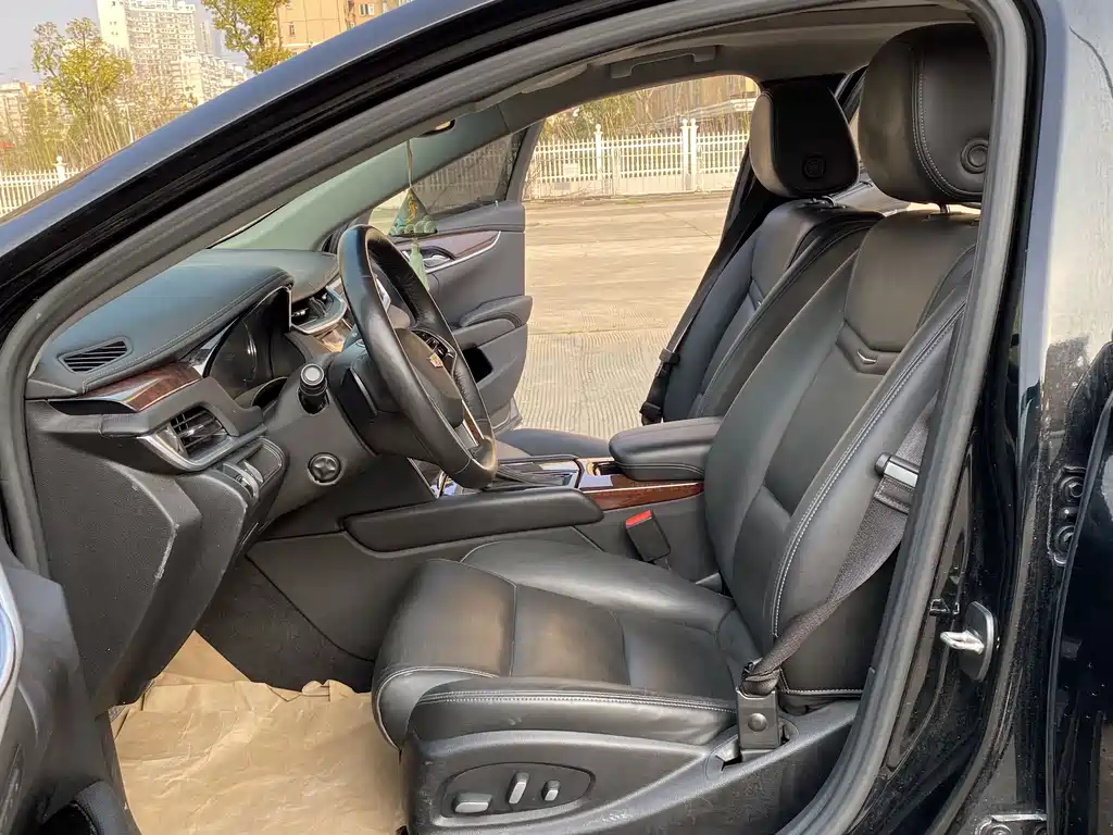 Cadillac XTS 2013 28T leading model купить на сайте DeffCars