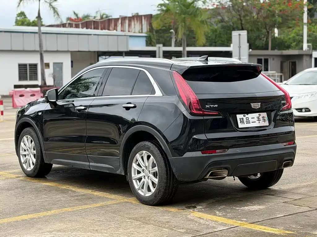 Cadillac XT4 2022 28T two-wheel drive fashion model купить на сайте DeffCars
