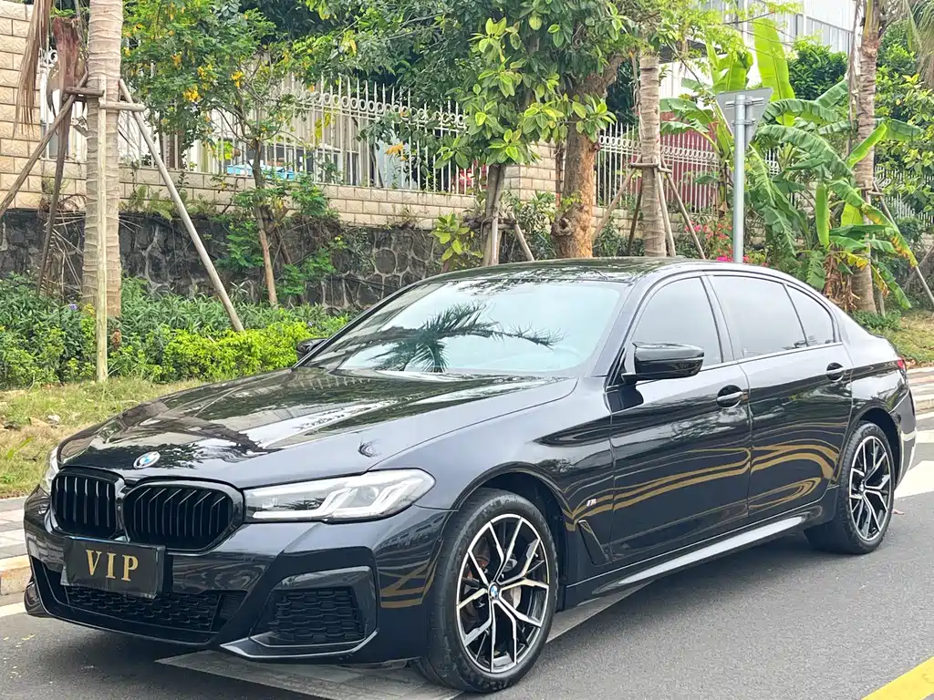 BMW 5 Series 2023 530Li Exclusive M Sports Package купить на сайте DeffCars