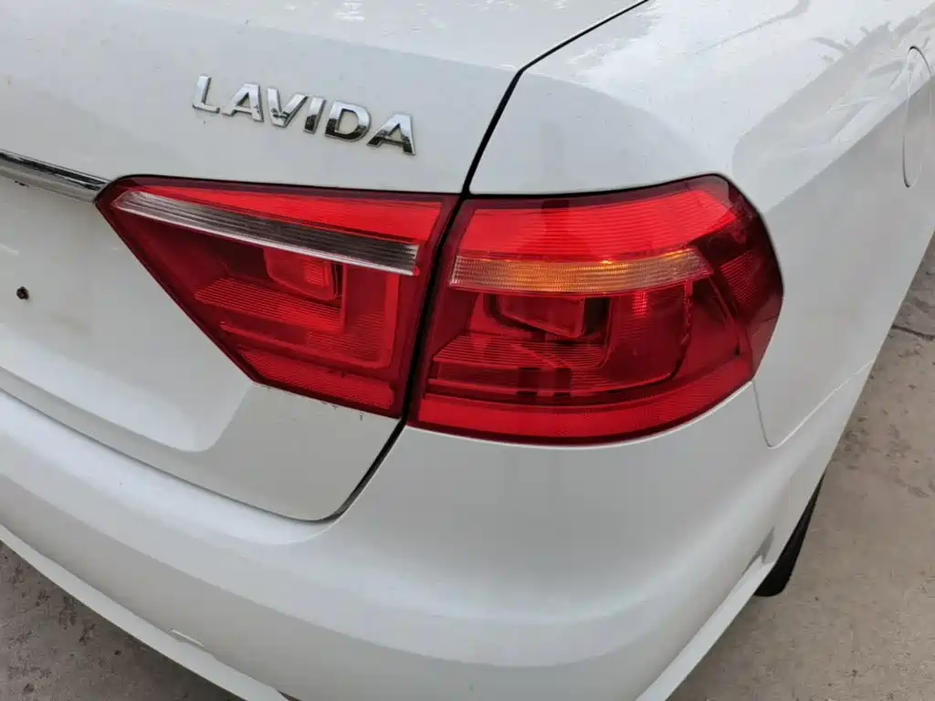 Lavida 2015 1.6L automatic fashion version купить на сайте DeffCars