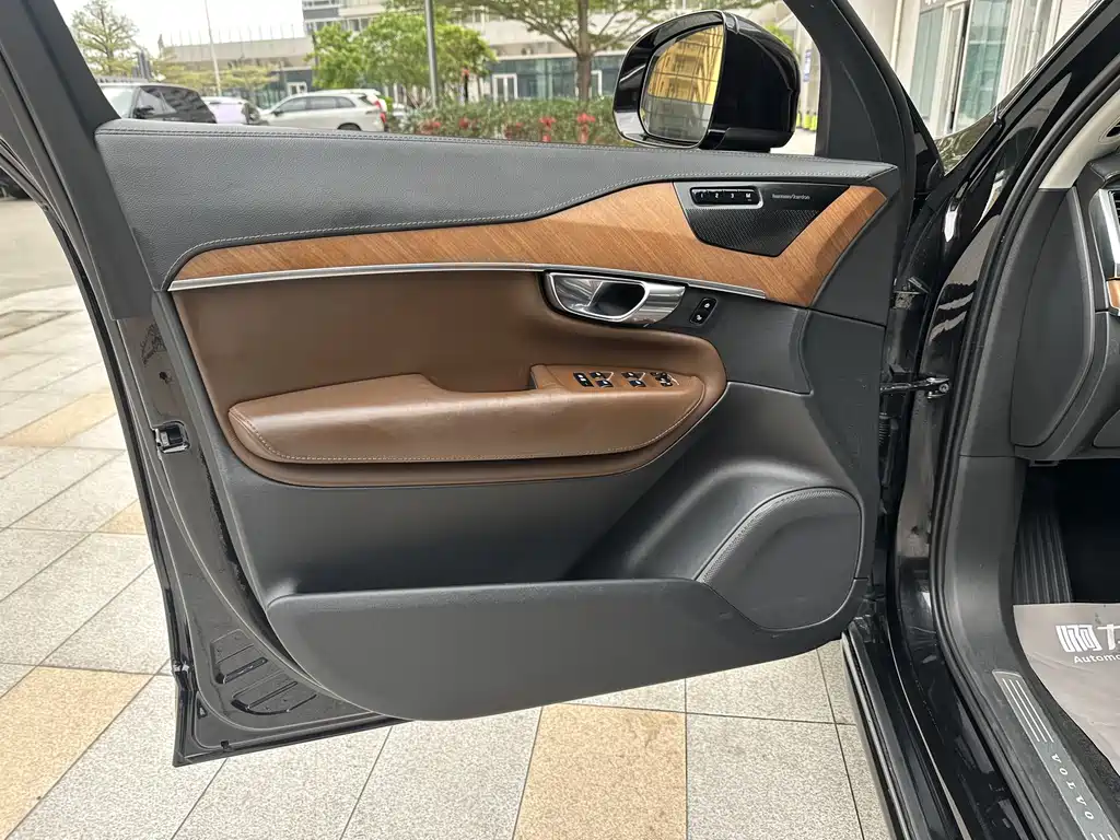 Volvo XC90 2019 T6 Zhiya Edition 7 seats National V купить на сайте DeffCars