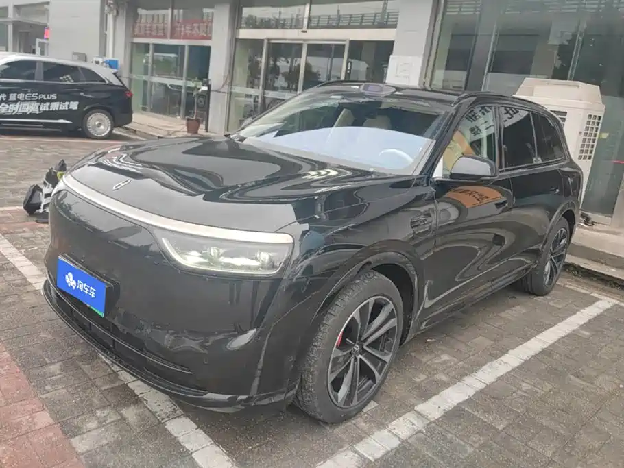 Wenjie M8 2025 extended range Max+ version 53.4kWh 6-seater version (192-line lidar) купить на сайте DeffCars
