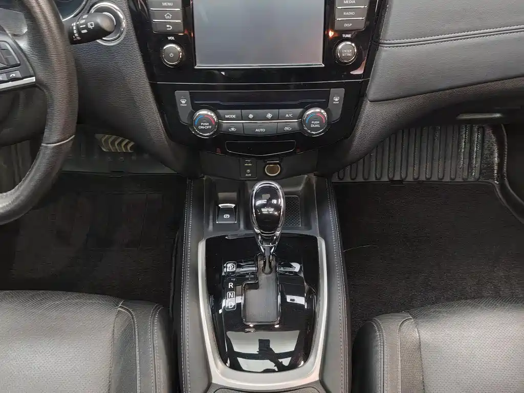 X-Trail 2017 2.5L CVT Deluxe Edition 4WD купить на сайте DeffCars