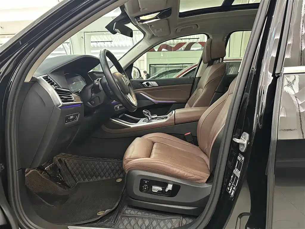 BMW X7 2021 xDrive40i Leading Luxury Package купить на сайте DeffCars