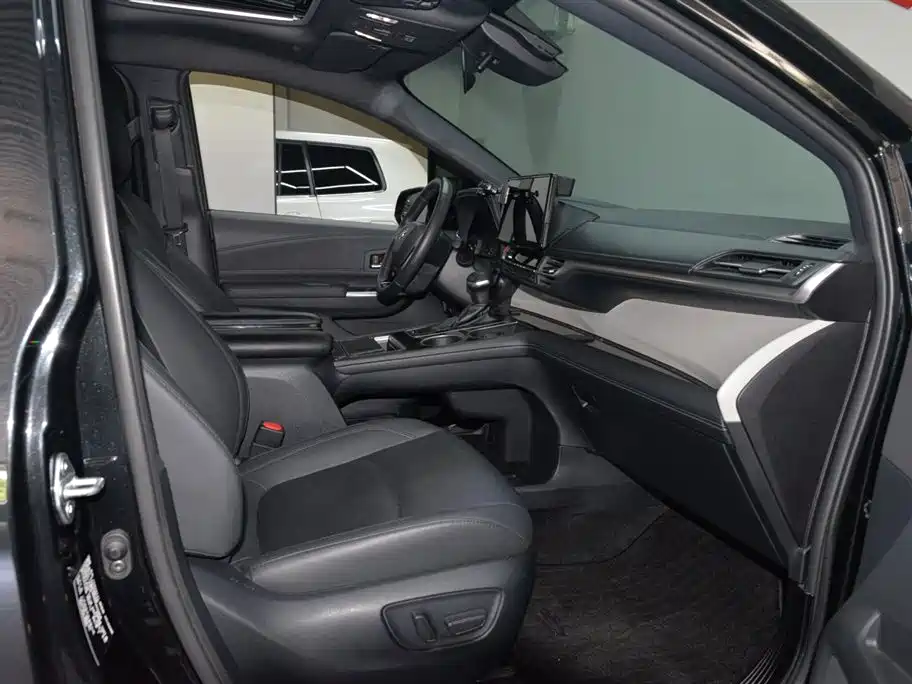 Grevia 2023 2.5L Hybrid Monarch VIP Edition купить на сайте DeffCars