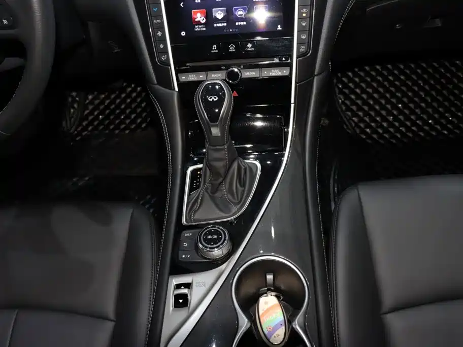 Infiniti Q50L 2018 2.0T Comfort Edition National VI купить на сайте DeffCars