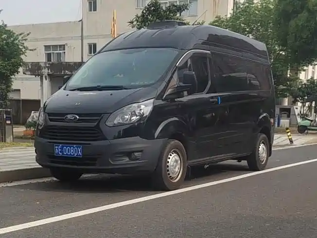 Transit 2023 2.0T gasoline automatic multi-functional commercial vehicle, center axis, roof, 5/6 seats купить на сайте DeffCars