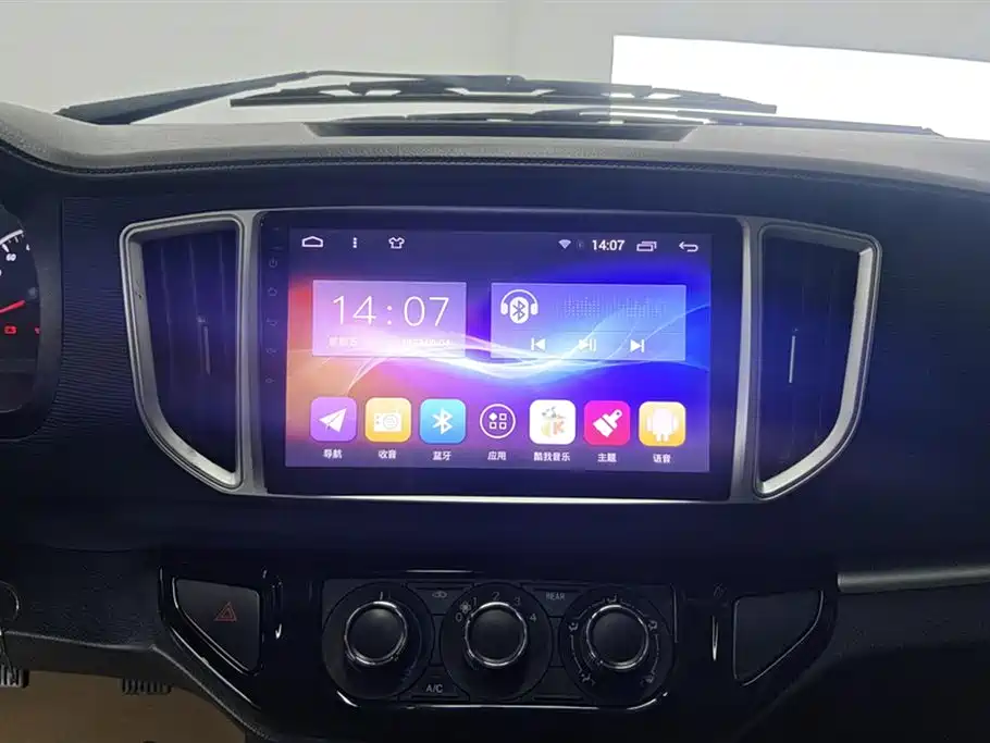 Lingzhi 2022 M5L 1.6L practical 7-seater купить на сайте DeffCars