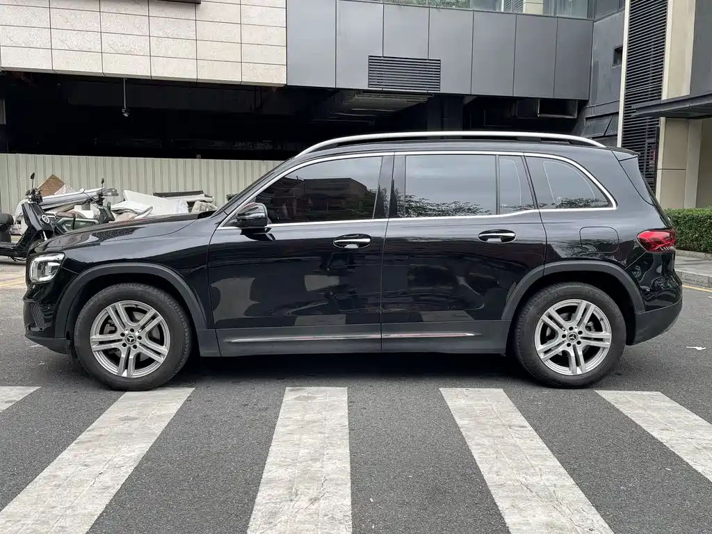 Mercedes-Benz GLB 2023 GLB 220 Dynamic купить на сайте DeffCars