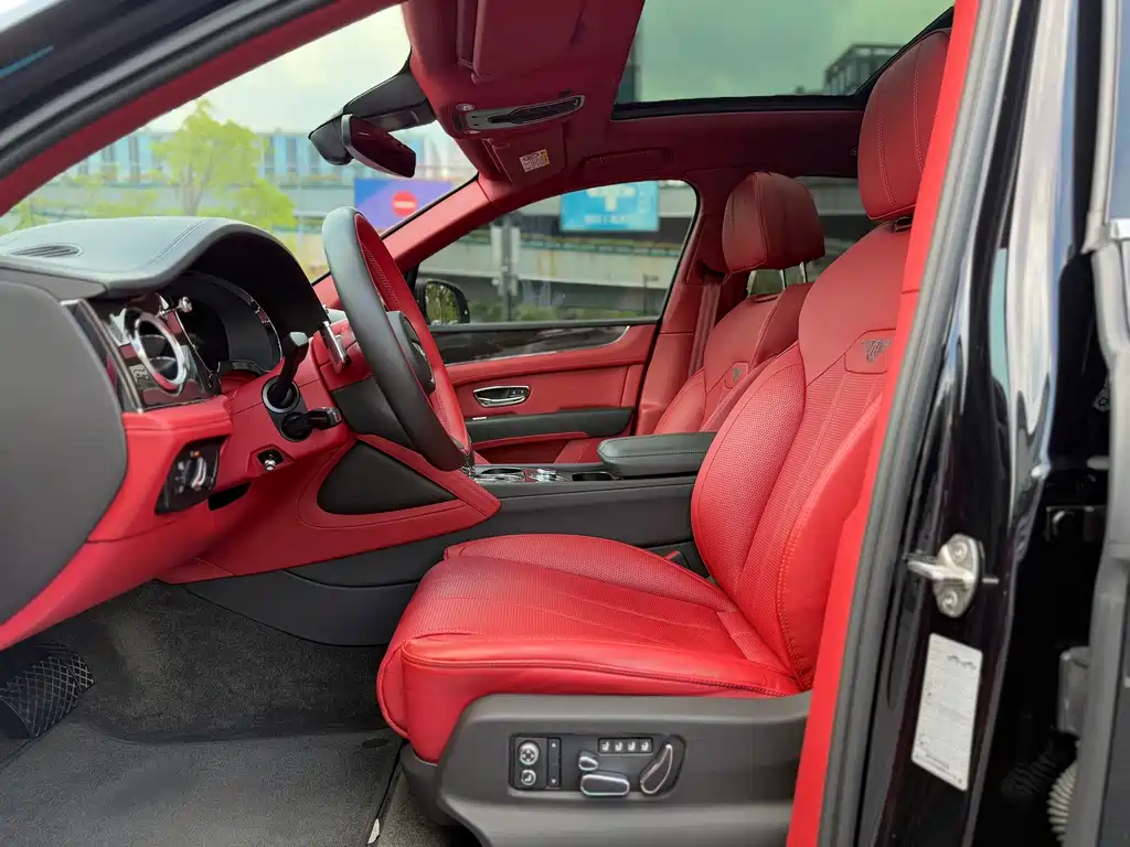 Bentayga 2021 4.0T V8 купить на сайте DeffCars