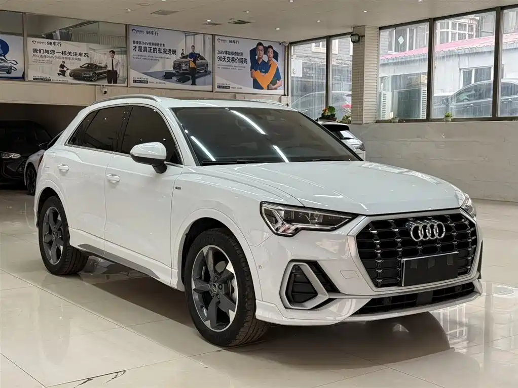 Audi Q3 2022 35 TFSI Fashionable and Dynamic купить на сайте DeffCars