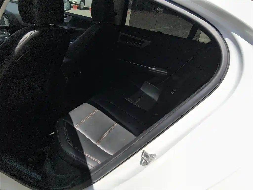 Jaguar XEL 2019 2.0T 250PS Exclusive Edition купить на сайте DeffCars