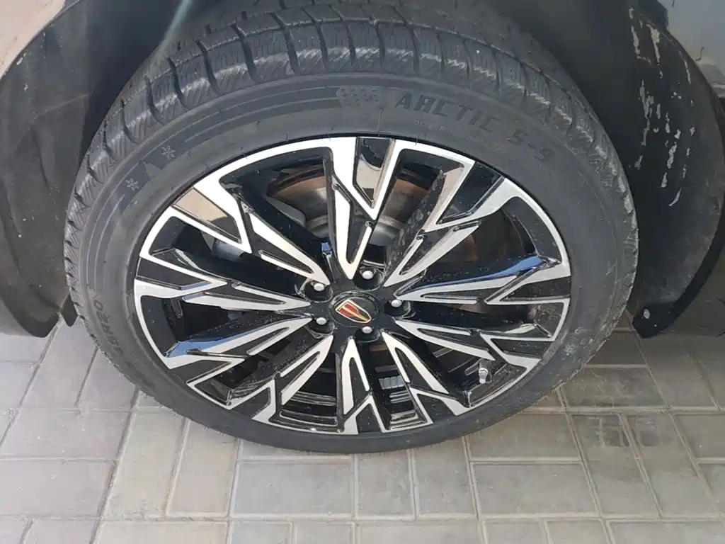 Hongqi HS5 2023 2.0T four-wheel drive Qixiang Pro version купить на сайте DeffCars