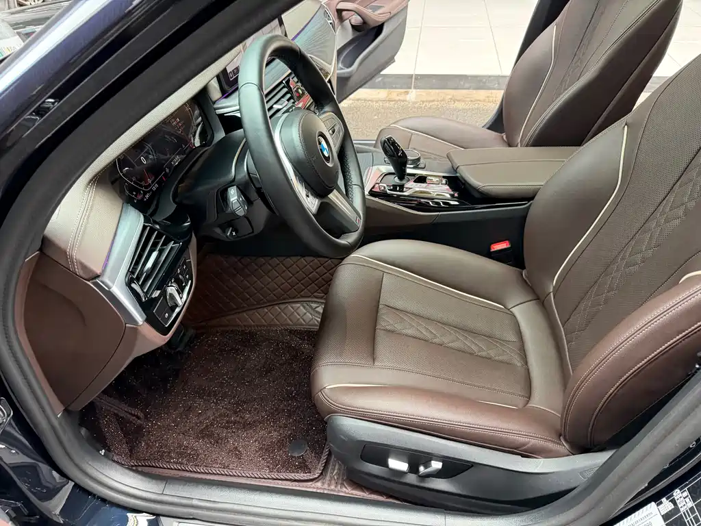 BMW 5 Series 2023 facelift 530Li leading M sports package купить на сайте DeffCars