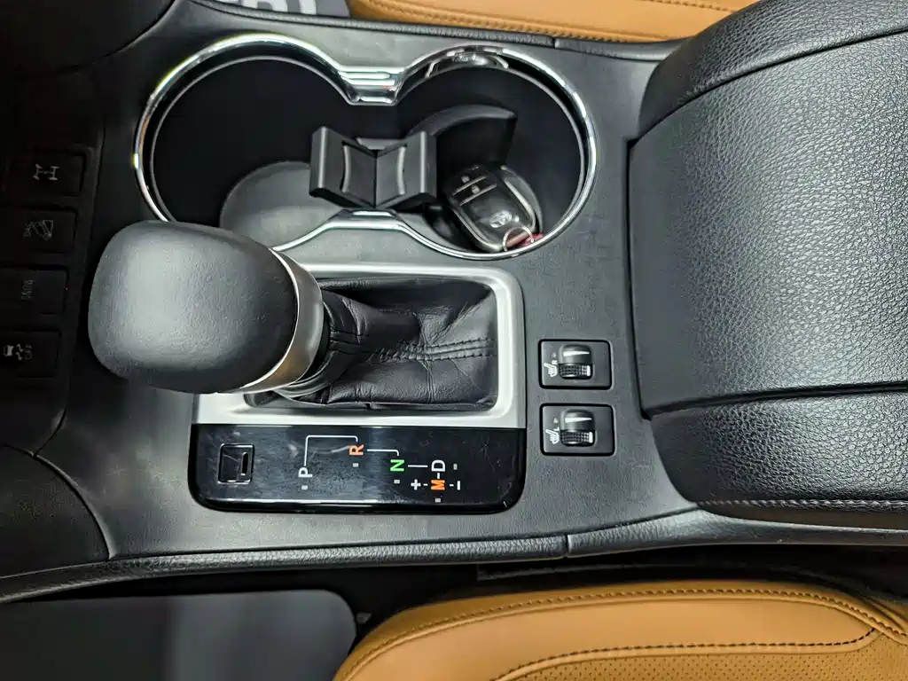Highlander 2018 2.0T four-wheel drive knight version, 7 seats, National VI купить на сайте DeffCars