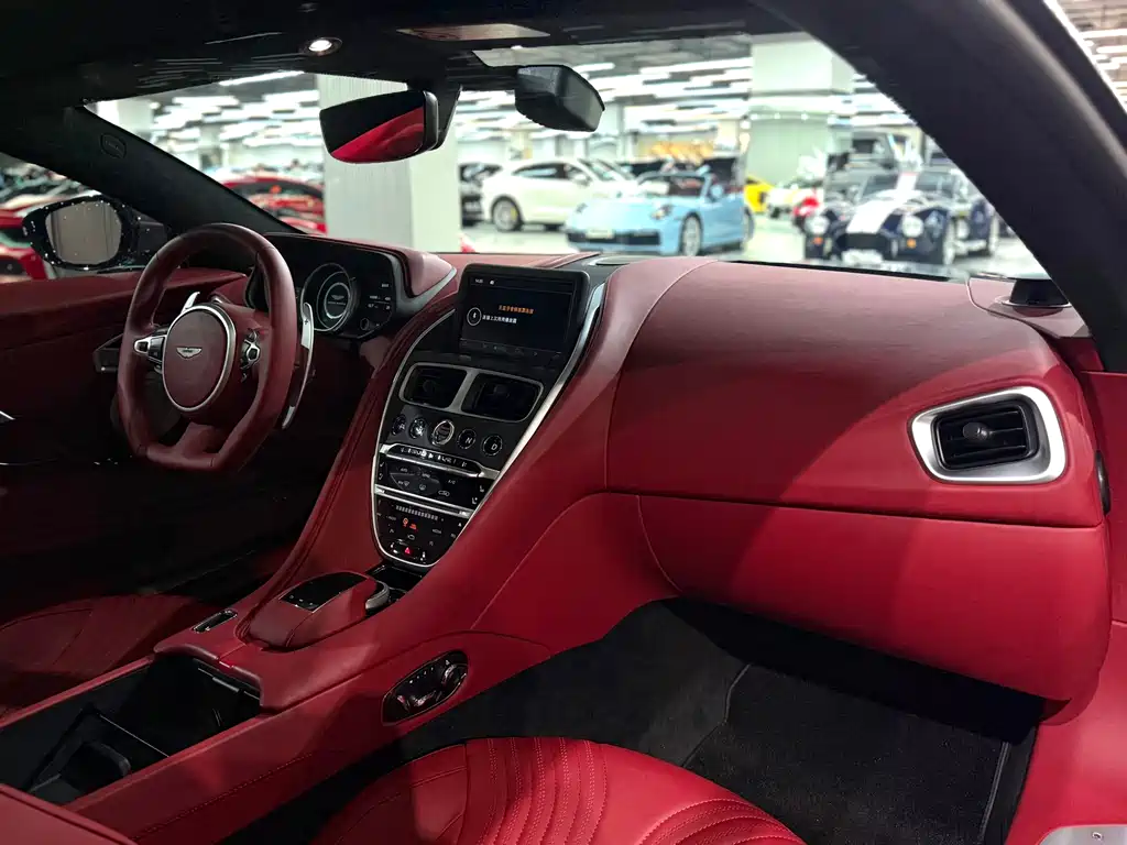 Aston Martin DB11 2022 4.0T V8 Coupe купить на сайте DeffCars