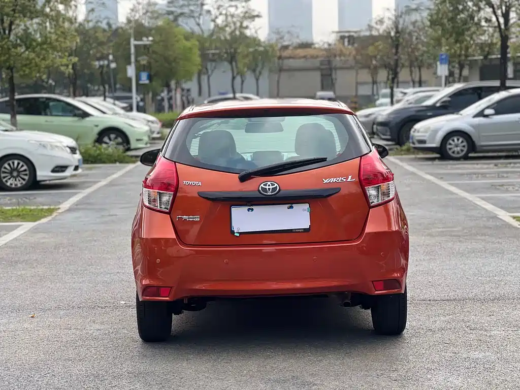 YARiS L 2015 1.5G automatic orange limited edition купить на сайте DeffCars