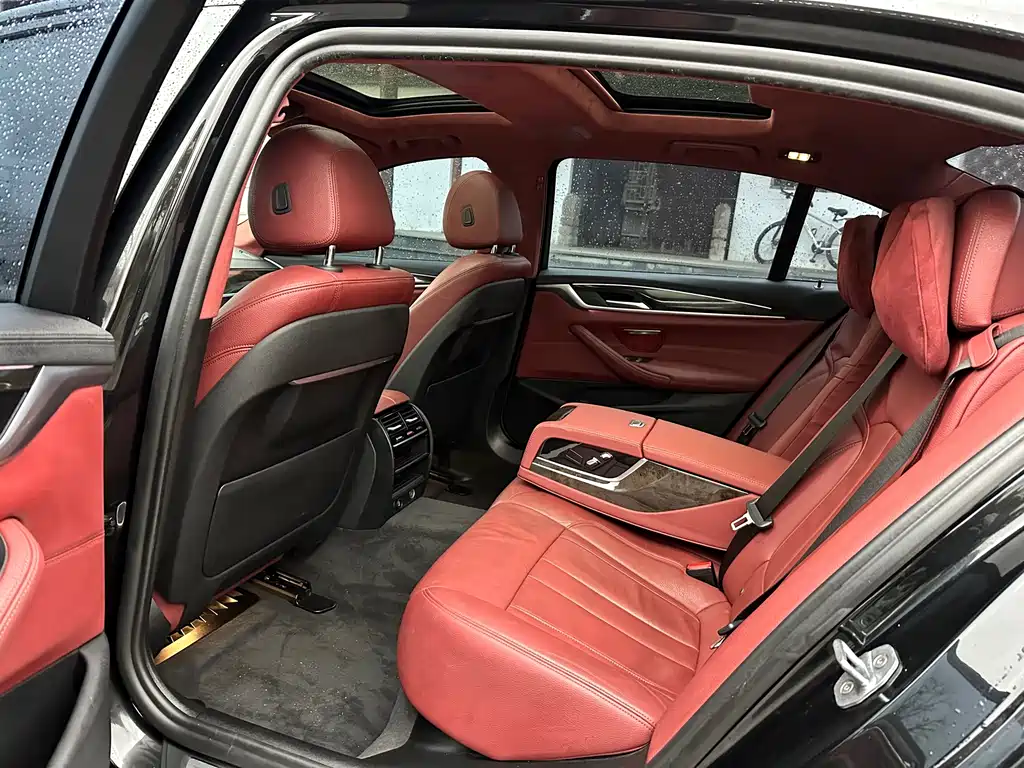 BMW 5 Series 2019 530Li Leading M Sports Package купить на сайте DeffCars