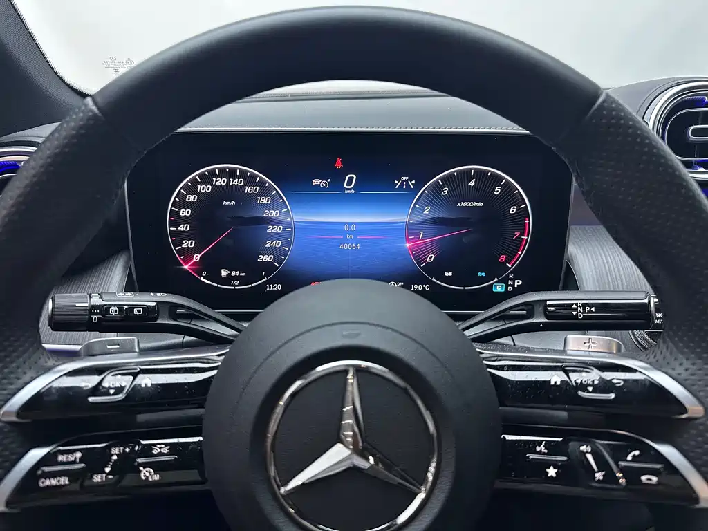 Mercedes-Benz GLC 2023 GLC 260 L 4MATIC luxury model 5 seats купить на сайте DeffCars