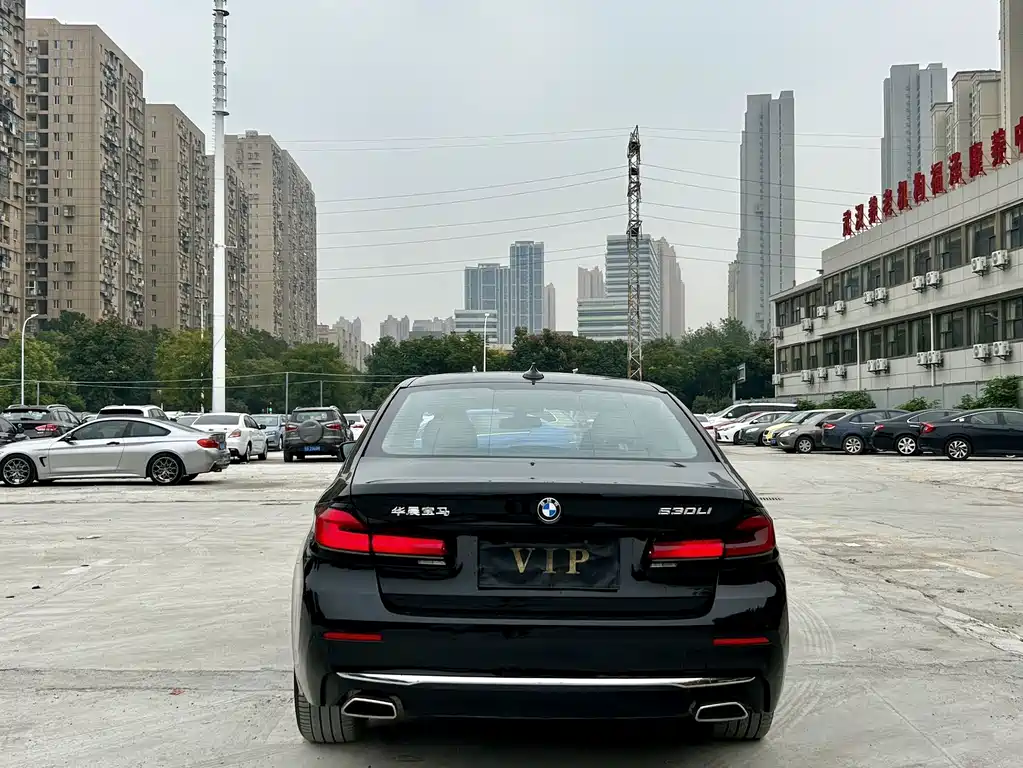 BMW 5 Series 2023 530Li Leading Luxury Package купить на сайте DeffCars