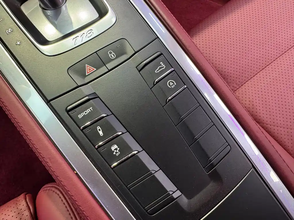 Porsche 718 2016 Cayman 2.0T купить на сайте DeffCars