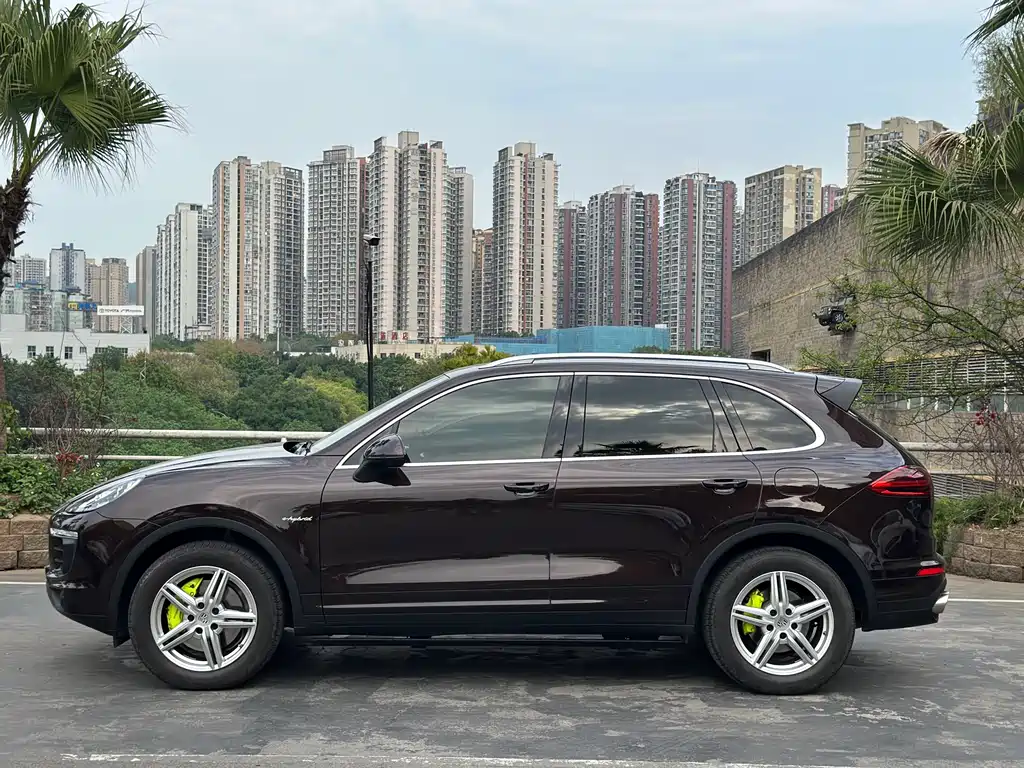 Cayenne New Energy 2016 Cayenne S E-Hybrid 3.0T купить на сайте DeffCars