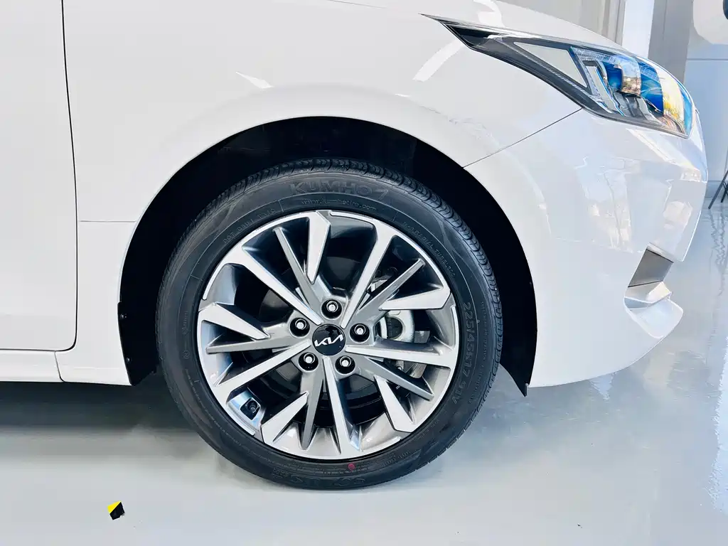Kia K3 2021 1.5L CVT Fashion Edition купить на сайте DeffCars