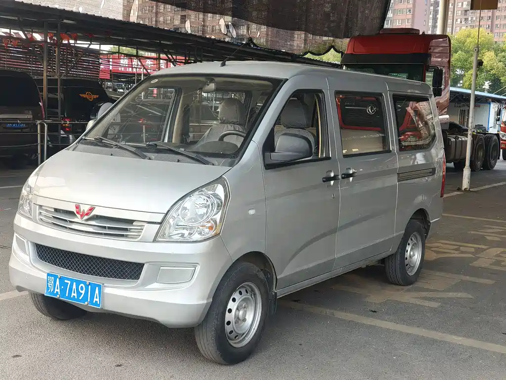 Wuling Rongguang S 2021 1.2L standard air-conditioned version 5-seat LSI купить на сайте DeffCars
