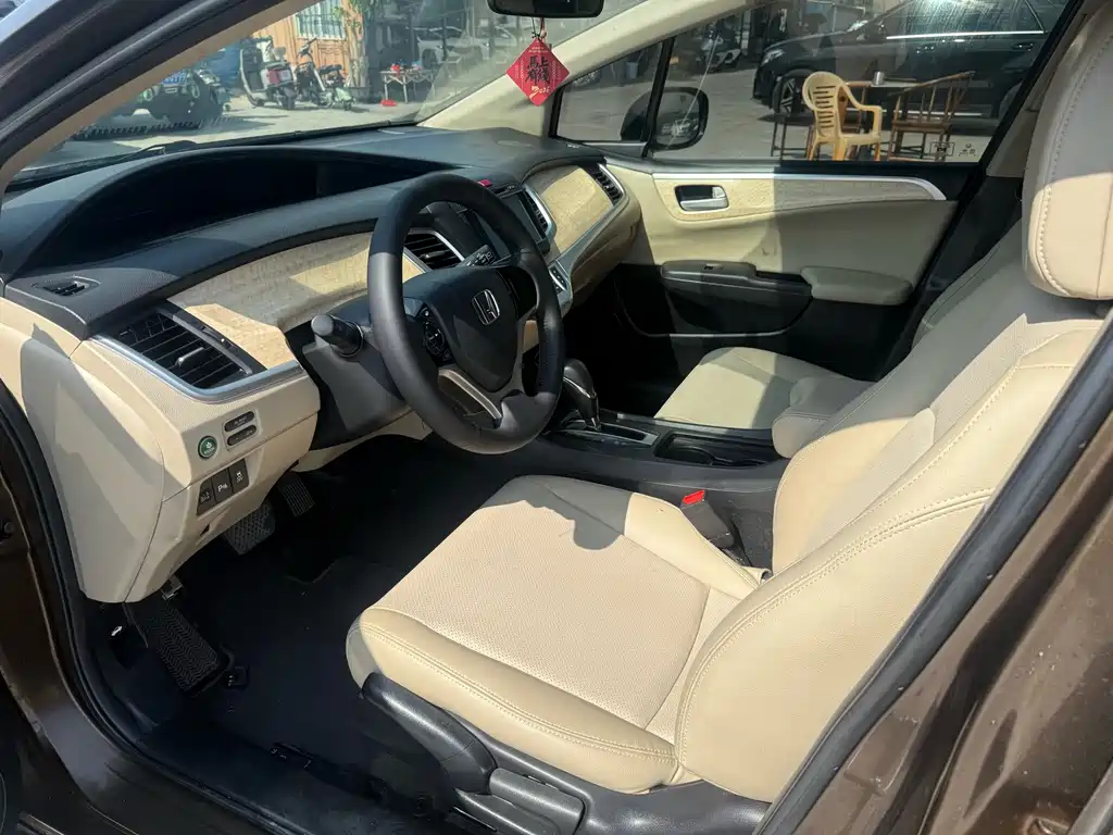 Jade 2014 1.8L automatic comfort elite version 5 seats купить на сайте DeffCars