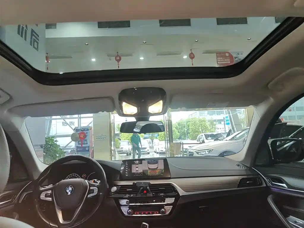 BMW 5 Series 2019 Facelift 530Li Exclusive Luxury Package купить на сайте DeffCars