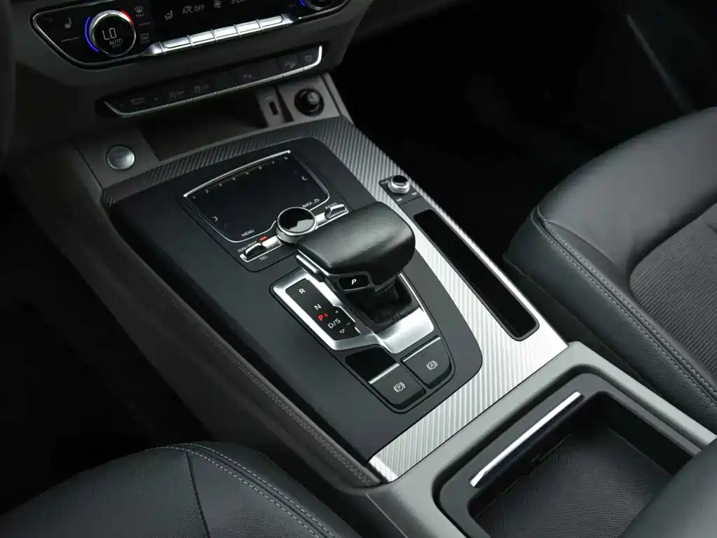 Audi Q5L 2018 45 TFSI Exclusive Fashion Model National V купить на сайте DeffCars