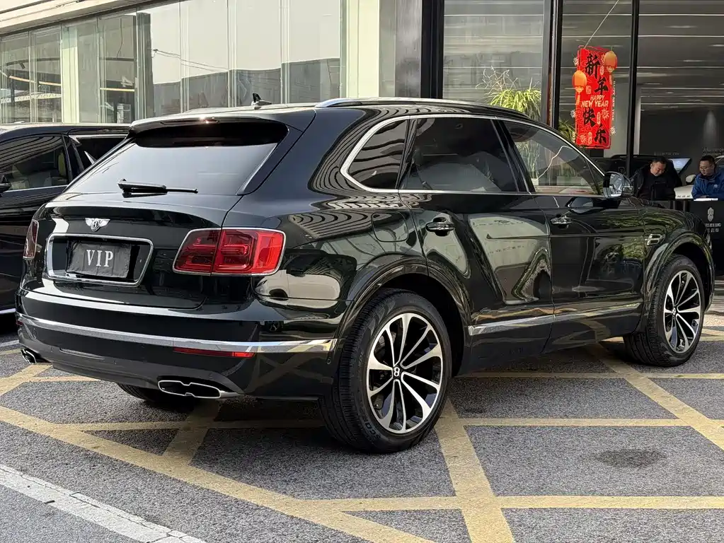 Bentayga 2018 4.0T V8 купить на сайте DeffCars