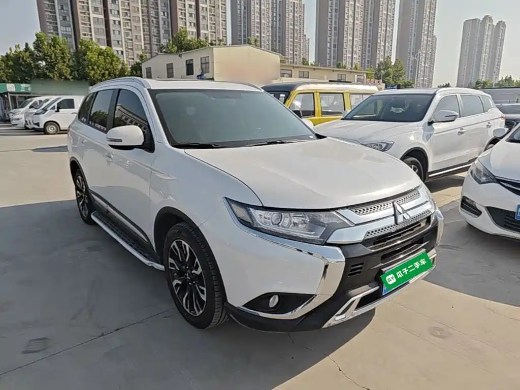 Outlander 2020 2.0L 2WD Smooth Edition 5 seats купить на сайте DeffCars