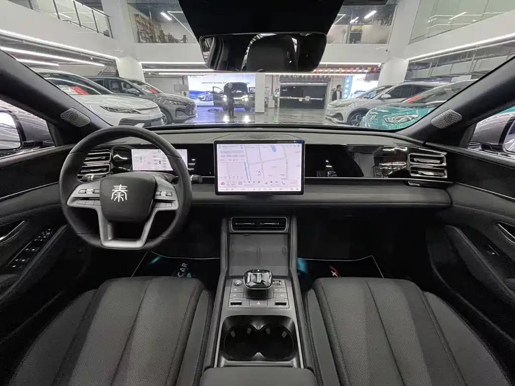 Qin L 2025 DM-i Smart Driving Edition 120KM Transcendent Type купить на сайте DeffCars