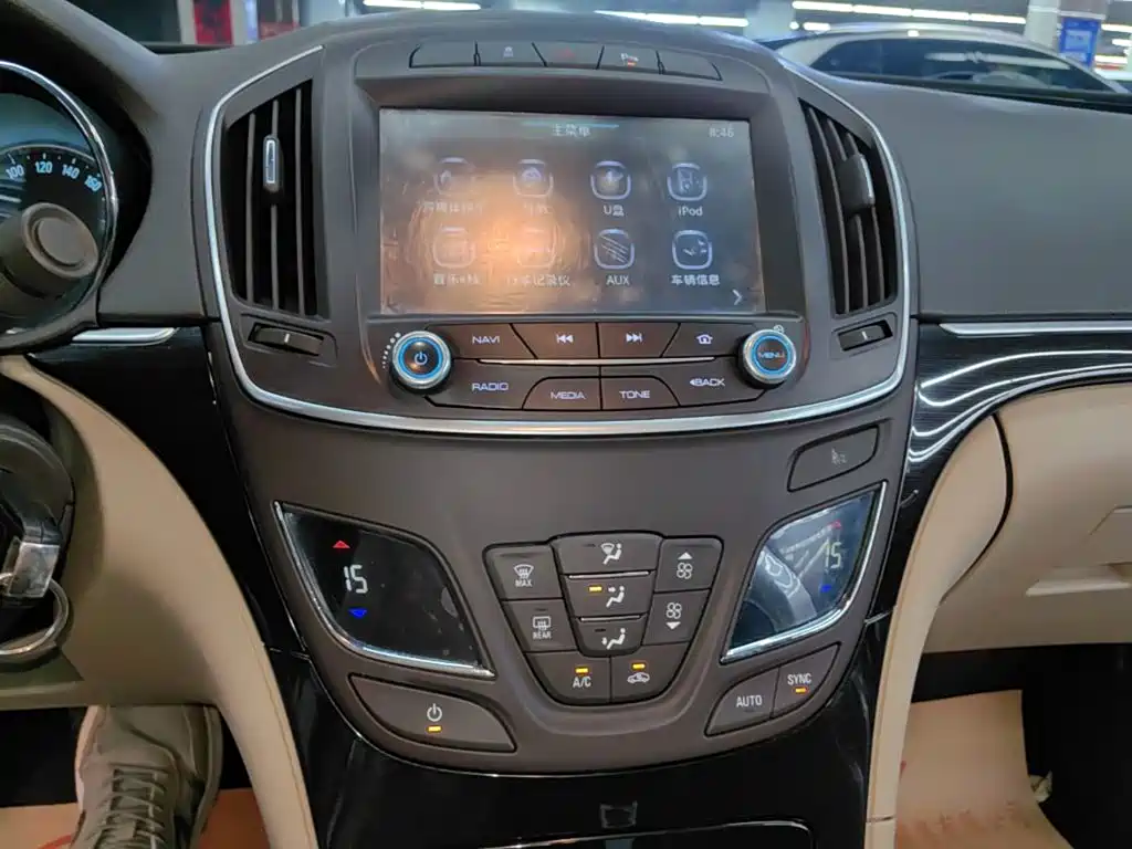 Regal 2015 2.0L Leading Fashion Edition купить на сайте DeffCars