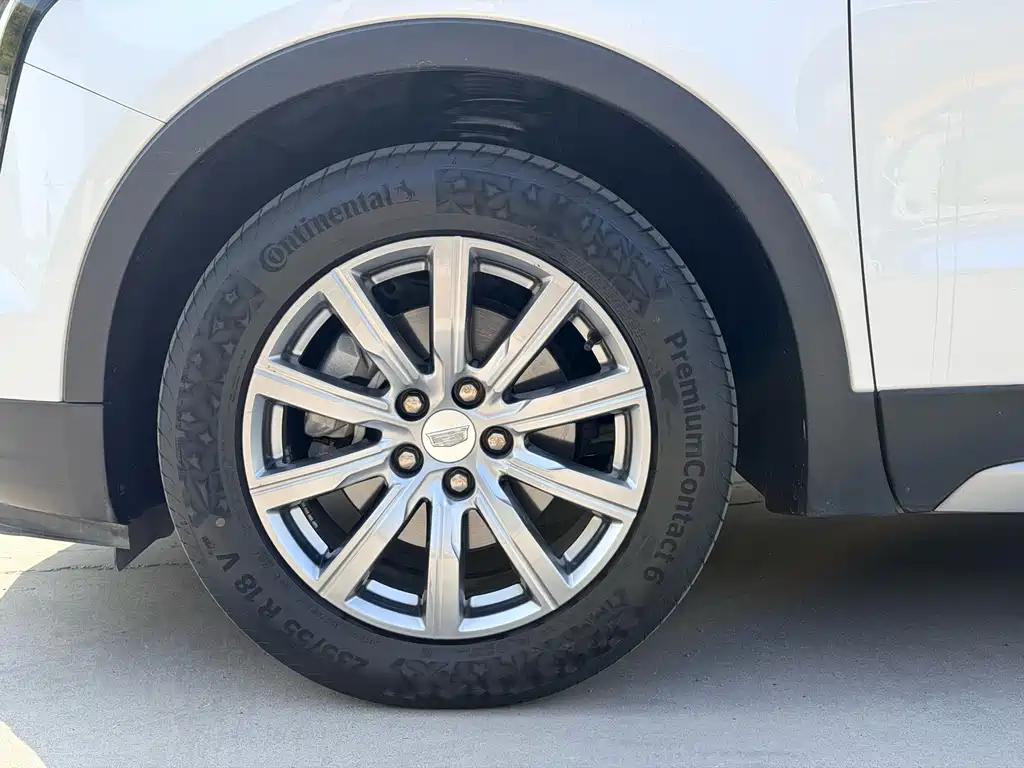 Cadillac XT4 2018 28T two-wheel drive leading model купить на сайте DeffCars