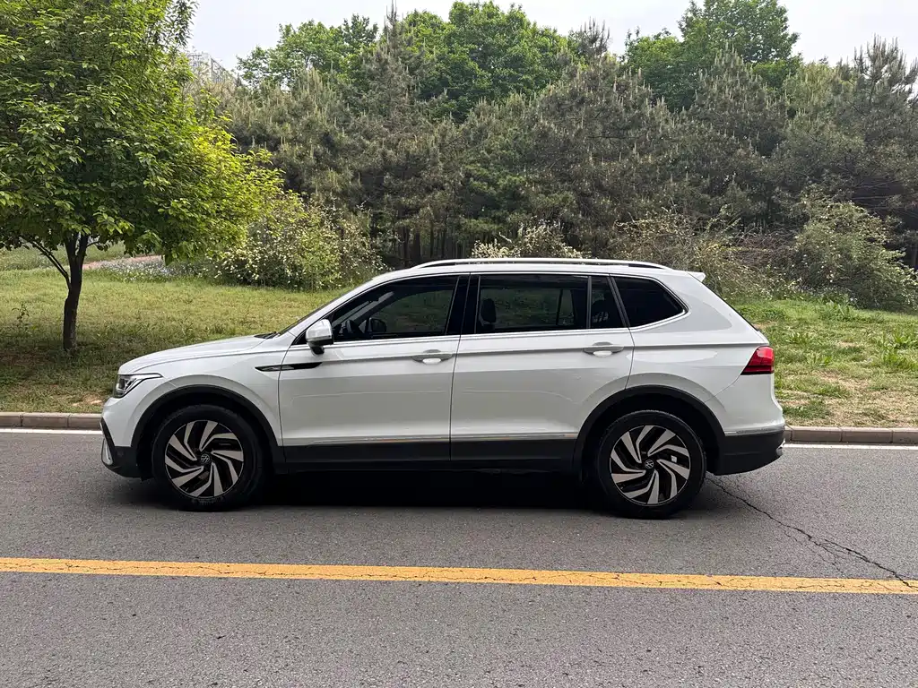 Tiguan L 2023 330TSI automatic two-wheel drive smart version купить на сайте DeffCars