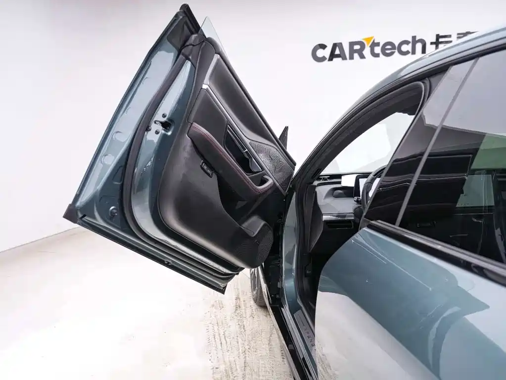 Xpeng P7 2023 P7i 610 Pengyi Performance Edition купить на сайте DeffCars