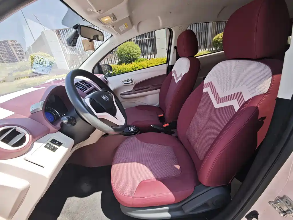Changan Benben E-Star 2021 National Edition Xinyue Edition Lithium Iron Phosphate (31.18kWh) купить на сайте DeffCars