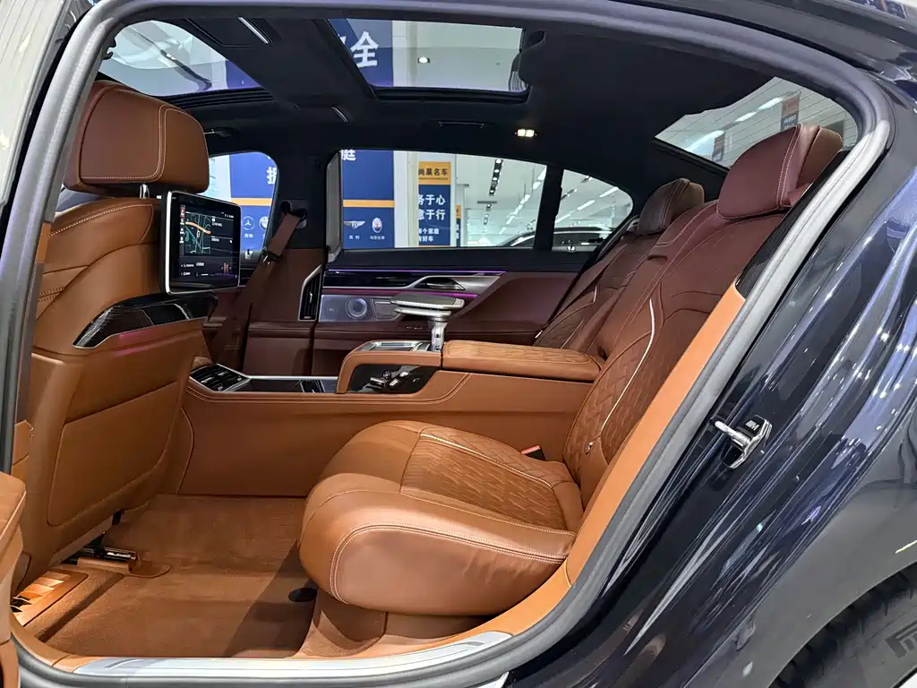 BMW 7 Series 2019 Facelift M760Li xDrive V12 Sports Package купить на сайте DeffCars